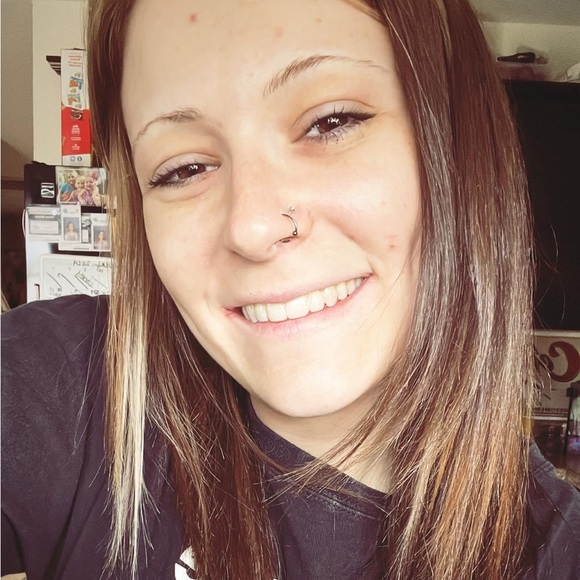 Meet your Posher, Megan - Picture 1 of 1